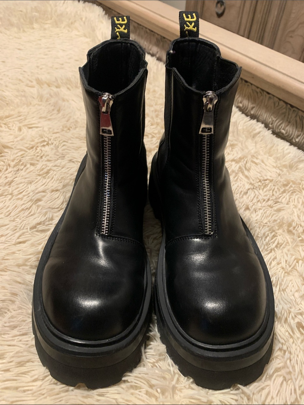 Black size 10 leather, Front-Zip Chunky Chelsea Boots - Unbranded